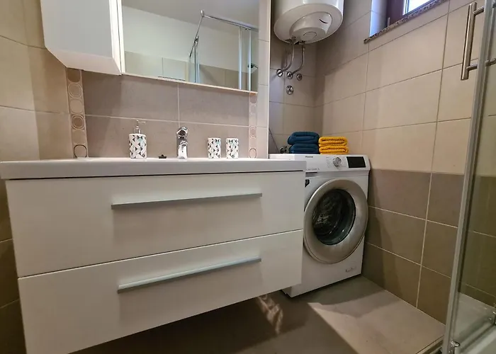 Downtown Ela Опатия