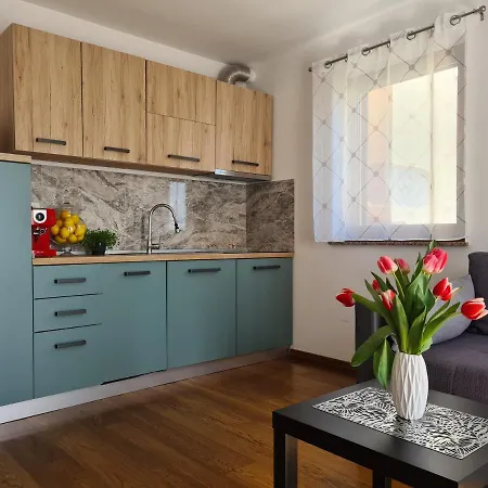 Downtown Ela Daire *