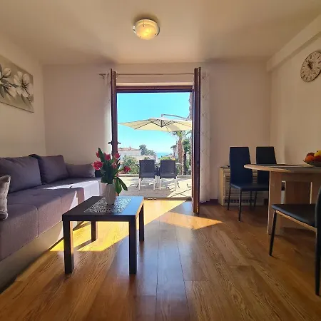 Apartment Downtown Ela