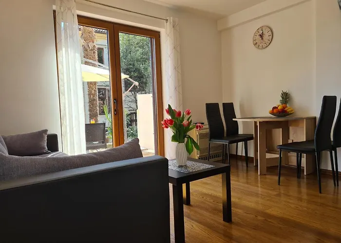 Downtown Ela אופטיה